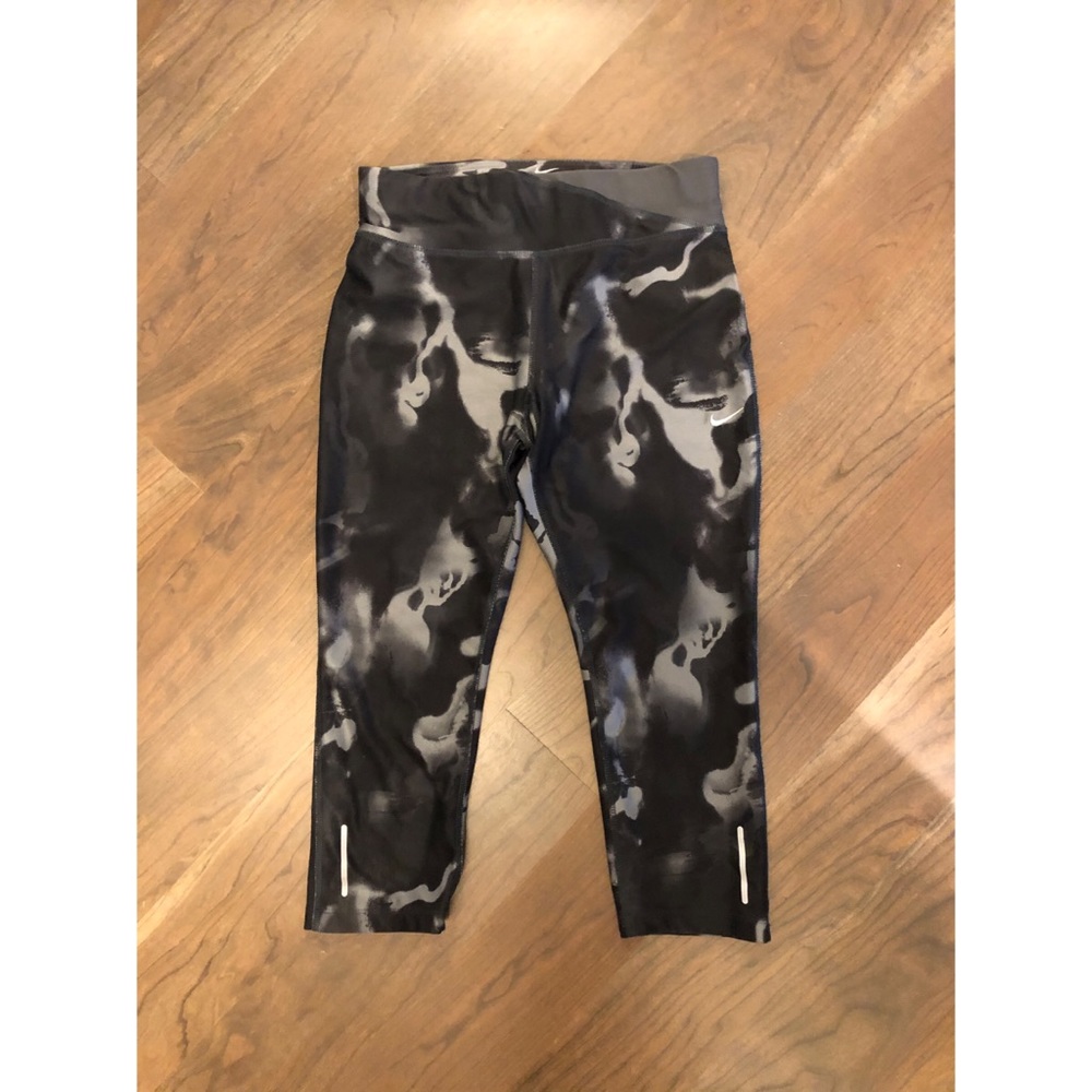 NIKE Dri-Fit Cropped Running Pant